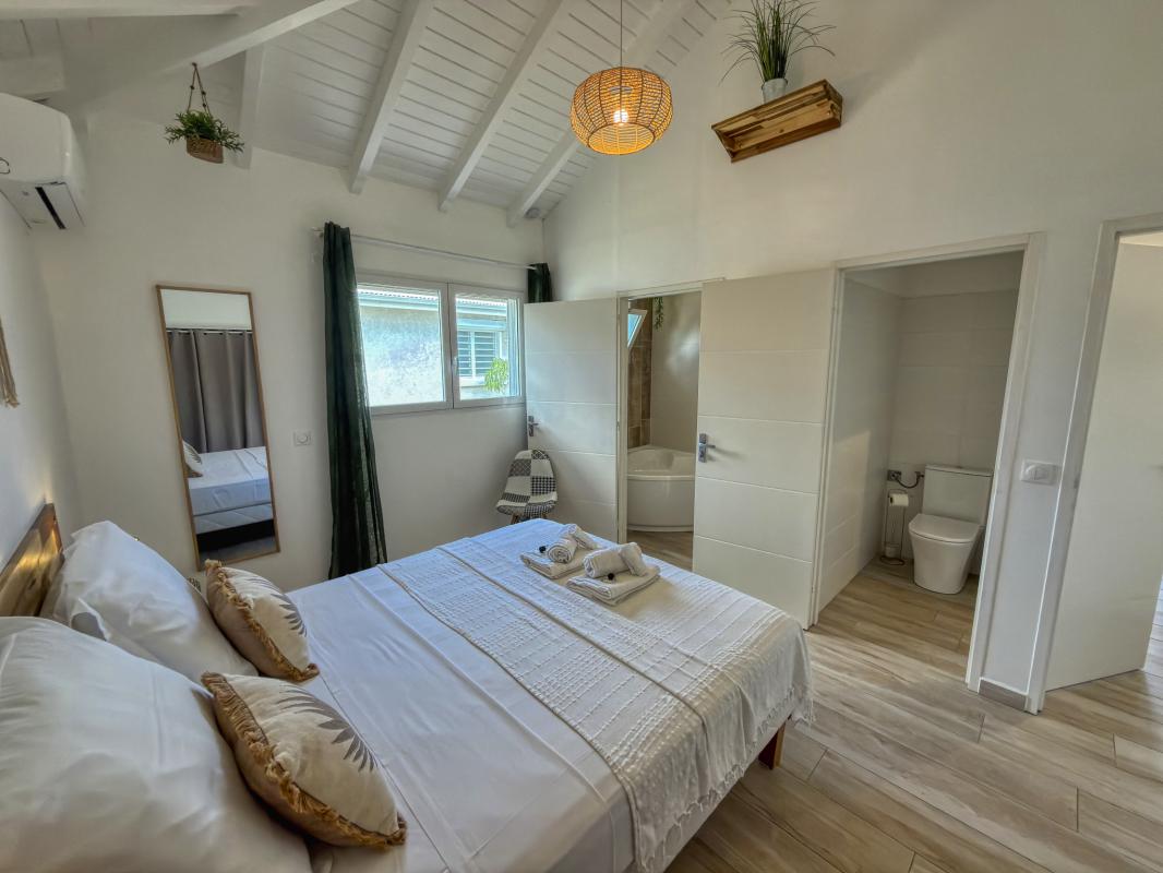 29.Location villa 2 chambres piscine vue mer Le Gosier Guadeloupe